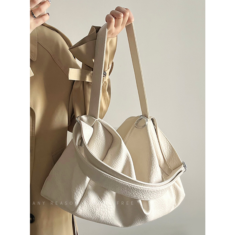 Trendy Korean Style Women's Large Capacity Shoulder Crossbody Bag - Casual Versatile High-End Fashion 2024 Trendy Korean Style Women's Large Capacity Shoulder Crossbody Bag - Casual Versatile High-End Fashion 2024