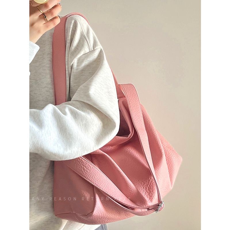 Trendy Korean Style Women's Large Capacity Shoulder Crossbody Bag - Casual Versatile High-End Fashion 2024 Trendy Korean Style Women's Large Capacity Shoulder Crossbody Bag - Casual Versatile High-End Fashion 2024