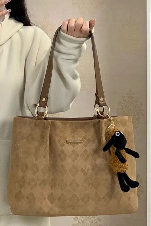 Trendy Large Capacity Tote Bag for Women, 2023 College Style, Ideal for Students and Commuting, Chic Shoulder Bag