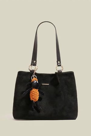 Trendy Large Capacity Tote Bag for Women, 2023 College Style, Ideal for Students and Commuting, Chic Shoulder Bag