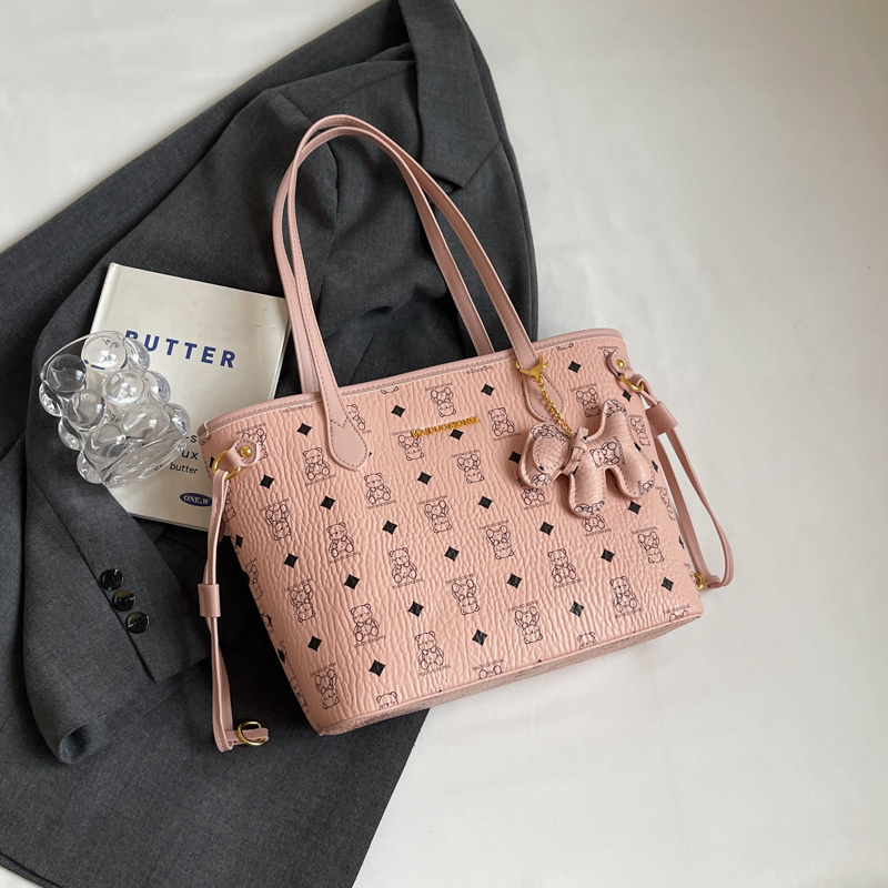 Trendy Large Capacity Tote Bag for Women, Versatile Shoulder Bag for College Classes, 2025 New Style, Chic and Functional Trendy Large Capacity Tote Bag for Women, Versatile Shoulder Bag for College Classes, 2025 New Style, Chic and Functional