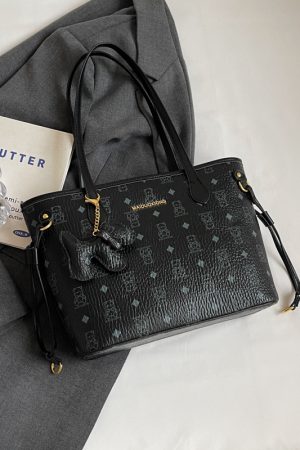 Trendy Large Capacity Tote Bag for Women, Versatile Shoulder Bag for College Classes, 2025 New Style, Chic and Functional