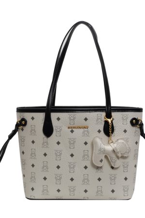 Trendy Large Capacity Tote Bag for Women, Versatile Shoulder Bag for College Classes, 2025 New Style, Chic and Functional