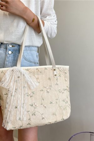 Trendy Large Capacity Women's Straw Beach Bag - Versatile Summer 2025 Shoulder Bag for Fashionable Outings