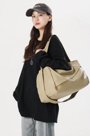 Trendy Lightweight Crossbody Bag for Men and Women - Dry and Wet Separation Sports Fitness Handbag