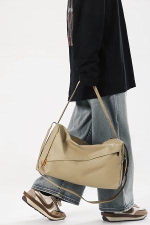 Trendy Lightweight Crossbody Bag for Men and Women - Dry and Wet Separation Sports Fitness Handbag