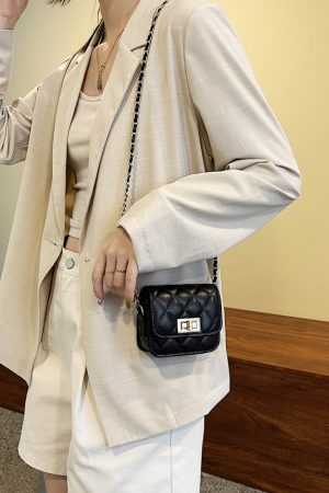 Trendy Mini Chain Crossbody Bag for Women - Versatile Small Square Shoulder Bag for Summer 2025 Fashion