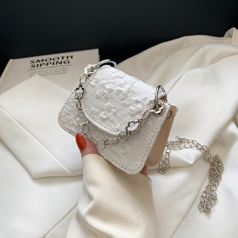 Trendy Mini Crossbody Handbag for Women - Versatile Chain Clutch Bag for Summer 2025 Fashion Trendy Mini Crossbody Handbag for Women - Versatile Chain Clutch Bag for Summer 2025 Fashion