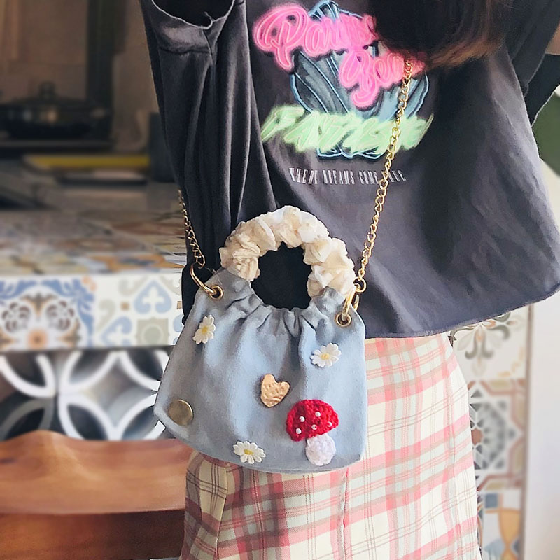 Trendy Mini Pleated Handheld Crossbody Bag for Women - Round Ring Design, Summer 2022 Fashion Accessory Trendy Mini Pleated Handheld Crossbody Bag for Women - Round Ring Design, Summer 2022 Fashion Accessory