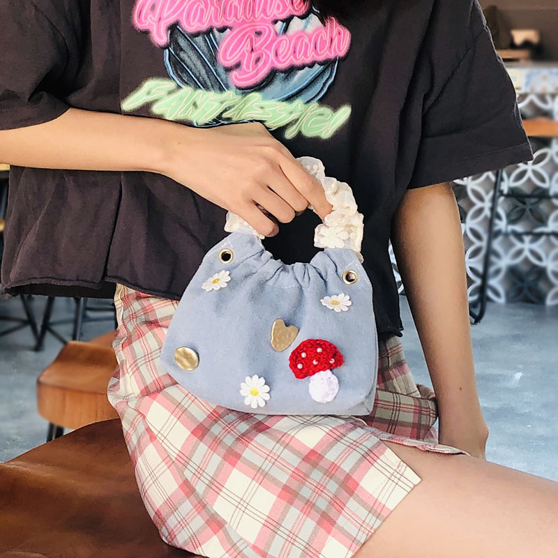 Trendy Mini Pleated Handheld Crossbody Bag for Women - Round Ring Design, Summer 2022 Fashion Accessory Trendy Mini Pleated Handheld Crossbody Bag for Women - Round Ring Design, Summer 2022 Fashion Accessory