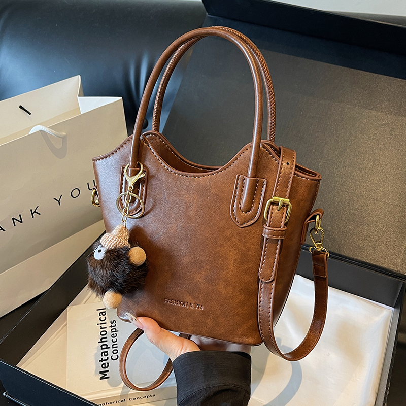 Trendy Niche Design Bucket Bag - Versatile Shoulder Crossbody Handbag for 2025, Chic Small Fashion Accessory Trendy Niche Design Bucket Bag - Versatile Shoulder Crossbody Handbag for 2025, Chic Small Fashion Accessory