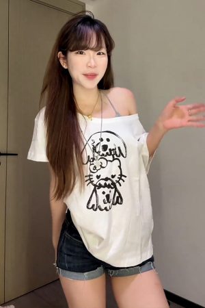 Trendy Off-Shoulder Short-Sleeve T-Shirt for Women with Loose Fit and Summer Puppy & Kitten Print – Perfect for Y2K Style