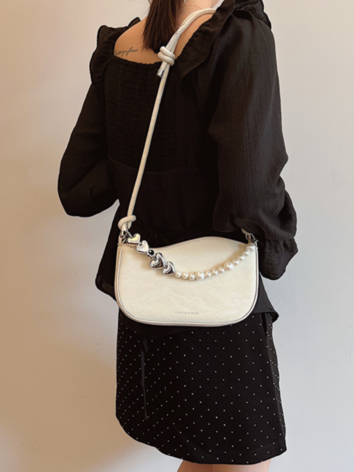 Trendy Pearl Chain Crossbody Bag for Women - 2025 Spring/Summer Niche Small Shoulder and Underarm Bag Trendy Pearl Chain Crossbody Bag for Women - 2025 Spring/Summer Niche Small Shoulder and Underarm Bag