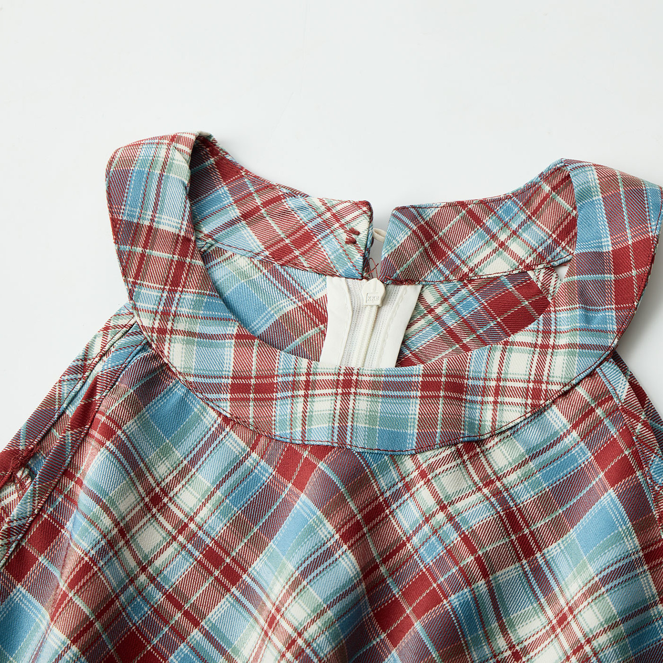 Trendy Plaid Irregular Summer Tank Top for Women - Vacation Style Fashion 2025 Trendy Plaid Irregular Summer Tank Top for Women - Vacation Style Fashion 2025