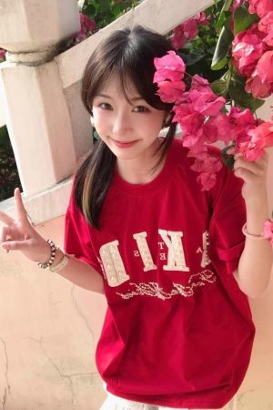 Trendy Red Short-Sleeve T-Shirt for Women with Beaded Letter Embroidery, Summer Fashion Top, American Style, Unique Design