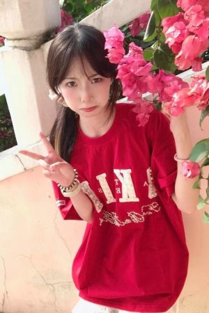 Trendy Red Short-Sleeve T-Shirt for Women with Beaded Letter Embroidery, Summer Fashion Top, American Style, Unique Design