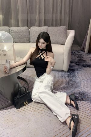 Trendy White Cargo Pants for Women - Low Waist Slim Fit Wide-Leg Design, Perfect for 90s and Y2K Inspired Looks