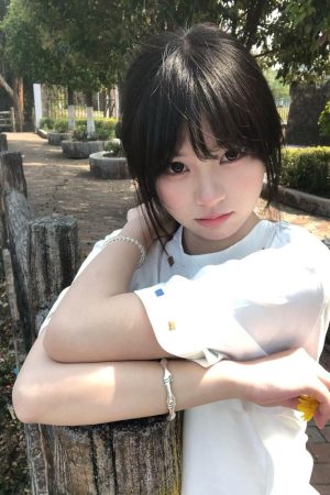 Trendy White Short Sleeve T-Shirt for Women with Embroidery - Summer 2025 American Style Niche Design