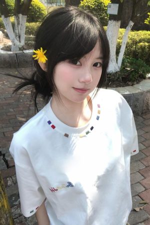 Trendy White Short Sleeve T-Shirt for Women with Embroidery - Summer 2025 American Style Niche Design