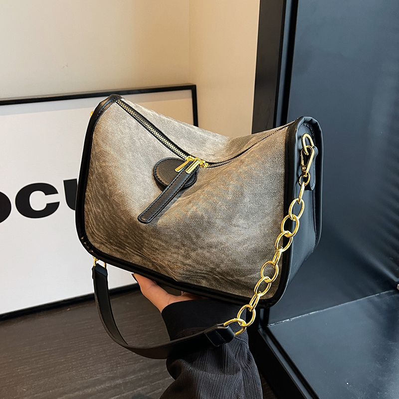 Trendy Women's Backpack 2025 - High-End Versatile Travel Bag for Commuters, Fashion-Forward Design Trendy Women's Backpack 2025 - High-End Versatile Travel Bag for Commuters, Fashion-Forward Design