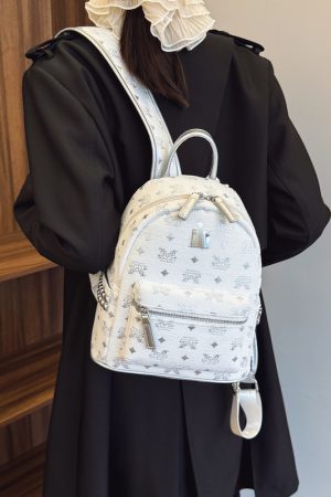 Trendy Women's Backpack 2025 - Versatile Hiking Bag for College Students, Stylish Commuting Pack, Fashionable Daily Use