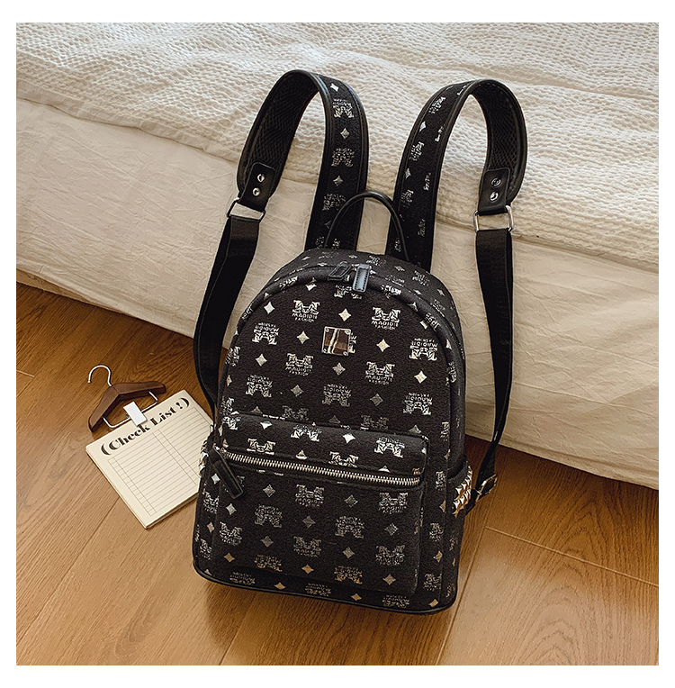 Trendy Women's Backpack 2025 - Versatile Hiking Bag for College Students, Stylish Commuting Pack, Fashionable Daily Use Trendy Women's Backpack 2025 - Versatile Hiking Bag for College Students, Stylish Commuting Pack, Fashionable Daily Use