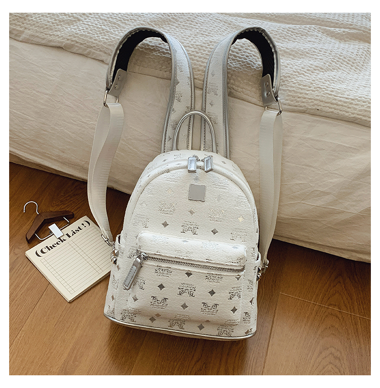 Trendy Women's Backpack 2025 - Versatile Hiking Bag for College Students, Stylish Commuting Pack, Fashionable Daily Use Trendy Women's Backpack 2025 - Versatile Hiking Bag for College Students, Stylish Commuting Pack, Fashionable Daily Use