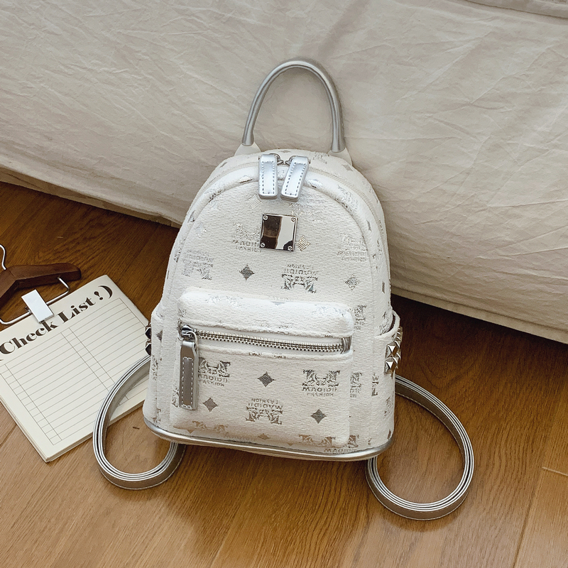 Trendy Women's Backpack 2025 - Versatile Hiking Bag for College Students, Stylish Commuting Pack, Fashionable Daily Use Trendy Women's Backpack 2025 - Versatile Hiking Bag for College Students, Stylish Commuting Pack, Fashionable Daily Use