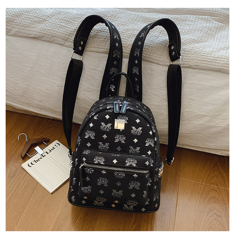 Trendy Women's Backpack 2025 - Versatile Hiking Bag for College Students, Stylish Commuting Pack, Fashionable Daily Use Trendy Women's Backpack 2025 - Versatile Hiking Bag for College Students, Stylish Commuting Pack, Fashionable Daily Use