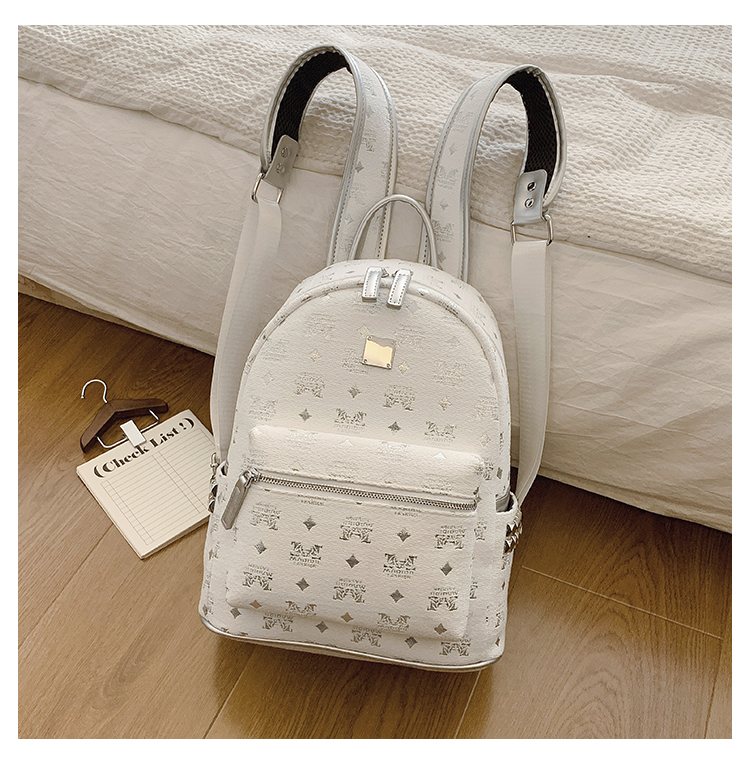 Trendy Women's Backpack 2025 - Versatile Hiking Bag for College Students, Stylish Commuting Pack, Fashionable Daily Use Trendy Women's Backpack 2025 - Versatile Hiking Bag for College Students, Stylish Commuting Pack, Fashionable Daily Use