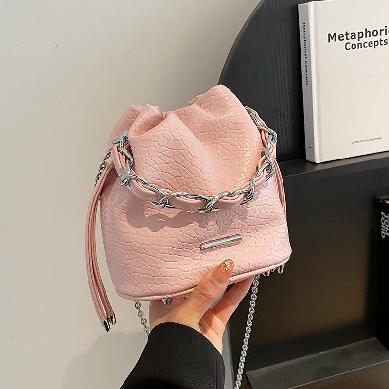 Trendy Women's Chain Shoulder Bucket Bag - Stylish Versatile Crossbody for 2025 Fashion Trendy Women's Chain Shoulder Bucket Bag - Stylish Versatile Crossbody for 2025 Fashion