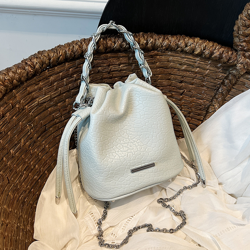 Trendy Women's Chain Shoulder Bucket Bag - Stylish Versatile Crossbody for 2025 Fashion Trendy Women's Chain Shoulder Bucket Bag - Stylish Versatile Crossbody for 2025 Fashion