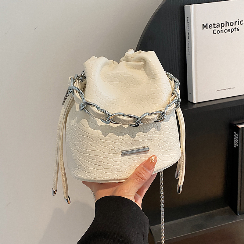 Trendy Women's Chain Shoulder Bucket Bag - Stylish Versatile Crossbody for 2025 Fashion Trendy Women's Chain Shoulder Bucket Bag - Stylish Versatile Crossbody for 2025 Fashion