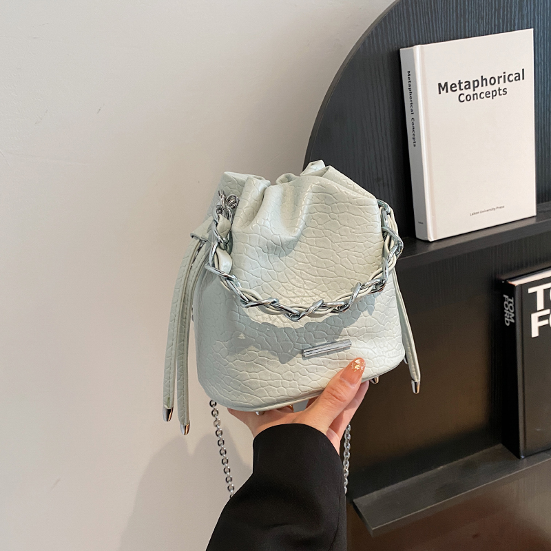 Trendy Women's Chain Shoulder Bucket Bag - Stylish Versatile Crossbody for 2025 Fashion Trendy Women's Chain Shoulder Bucket Bag - Stylish Versatile Crossbody for 2025 Fashion