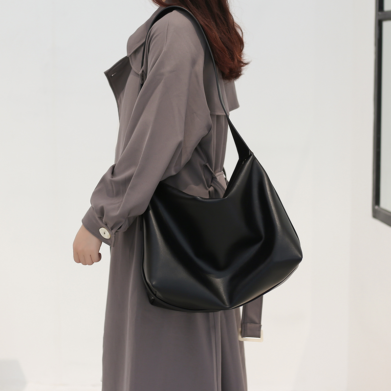 Trendy Women's Large Capacity Soft Leather Shoulder Bag - Minimalist Versatile Crossbody for Autumn and Winter 2024 Trendy Women's Large Capacity Soft Leather Shoulder Bag - Minimalist Versatile Crossbody for Autumn and Winter 2024