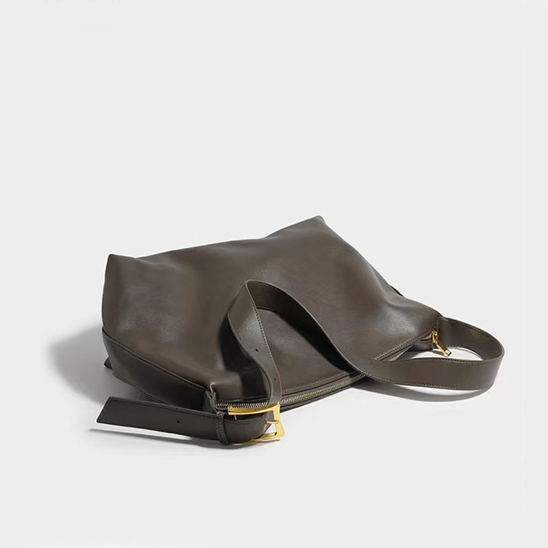 Trendy Women's Large Capacity Soft Leather Shoulder Bag - Minimalist Versatile Crossbody for Autumn and Winter 2024 Trendy Women's Large Capacity Soft Leather Shoulder Bag - Minimalist Versatile Crossbody for Autumn and Winter 2024