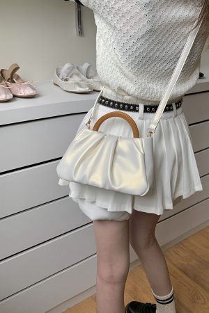 Trendy Women's Pearlescent Cloud Design Handbag with Wooden Handle, Small Crossbody Shoulder Bag for 2023 Fashion