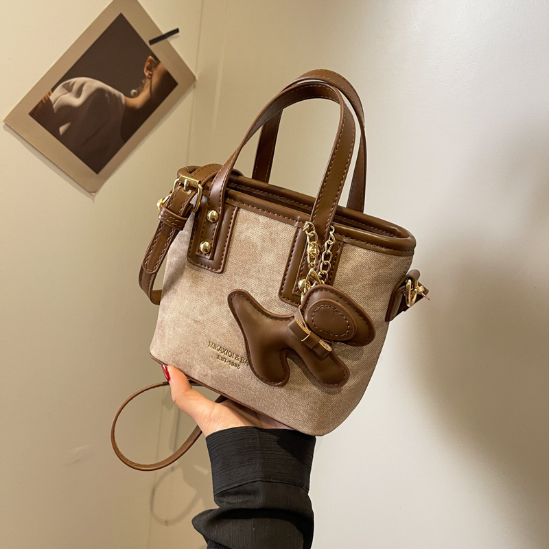 Trendy Women's Small Bucket Bag 2025 - Versatile Shoulder Crossbody Tote, High-End Fashionable Design, Must-Have Accessory Trendy Women's Small Bucket Bag 2025 - Versatile Shoulder Crossbody Tote, High-End Fashionable Design, Must-Have Accessory