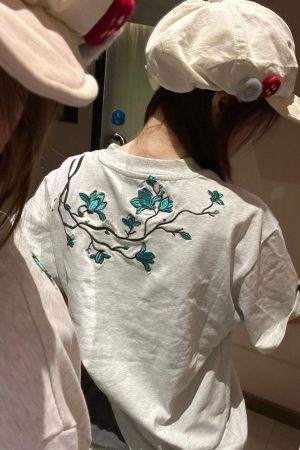 Unique Floral Embroidered Short Sleeve T-Shirt for Women - Retro High-End Summer Tee with Distinctive Shoulder Design