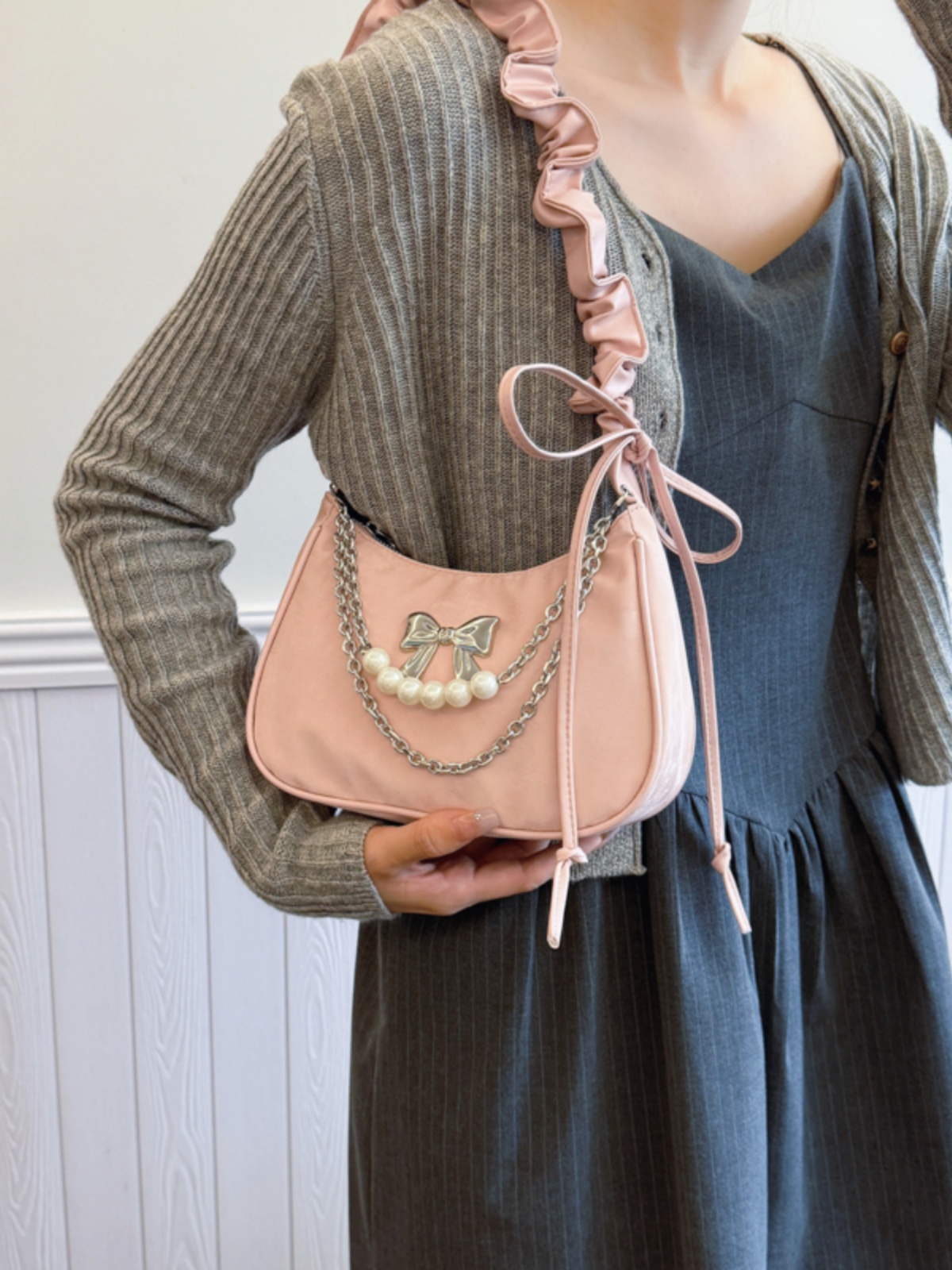 Unique Wrinkled Design Women's Crossbody Bag - Versatile Underarm Shoulder Bag for Spring Summer 2025 Fashion Unique Wrinkled Design Women's Crossbody Bag - Versatile Underarm Shoulder Bag for Spring Summer 2025 Fashion