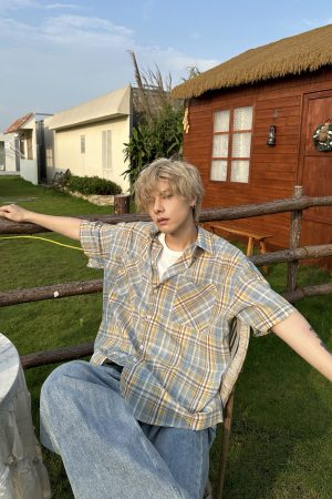 Unisex American Retro Brushed Plaid Short Sleeve T-Shirt - Casual Loose Fit Summer Shirt for Couples