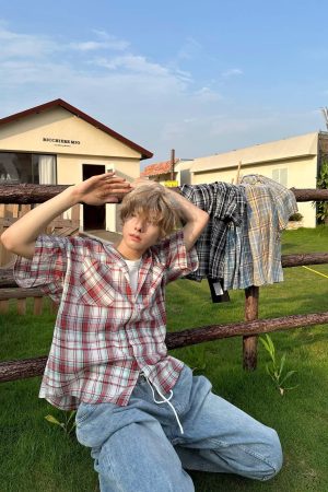 Unisex American Retro Brushed Plaid Short Sleeve T-Shirt - Casual Loose Fit Summer Shirt for Couples