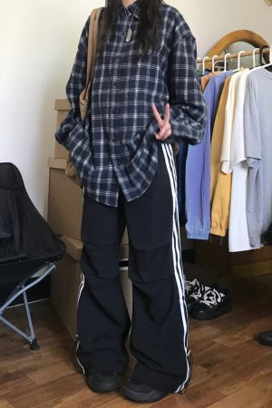 Unisex American Vintage Plaid Shirt - Chic Hong Kong Style Long Sleeve Coat for Spring - Trendy Couples Wool Shirt