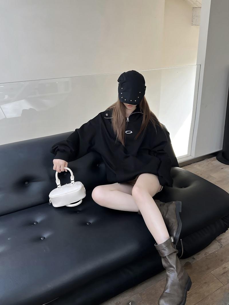 Unisex Autumn Minimalist Embroidered Half-Zip Sweatshirt - Trendy Loose Casual Sports Top for Effortless Style Unisex Autumn Minimalist Embroidered Half-Zip Sweatshirt - Trendy Loose Casual Sports Top for Effortless Style