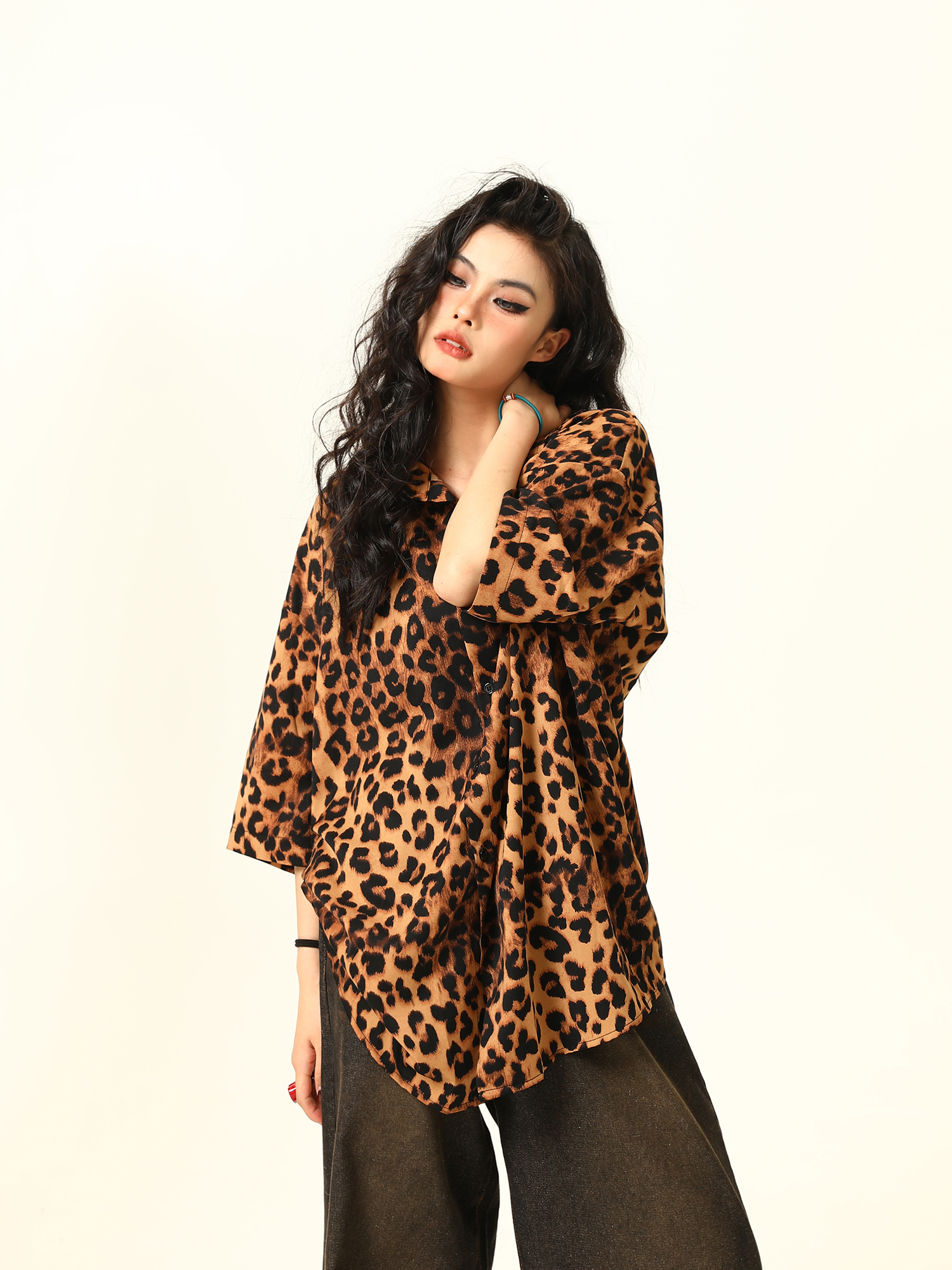 Unisex Leopard Print Shirt - Retro American Street Style, Loose Fit Summer Top, Trendy Casual Wear for Men and Women Unisex Leopard Print Shirt - Retro American Street Style, Loose Fit Summer Top, Trendy Casual Wear for Men and Women