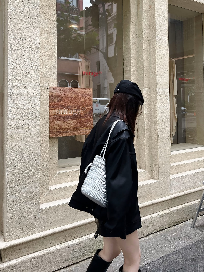 Unisex Oversized Relaxed Fit Black Leather Motorcycle Jacket - Vintage American Style Unisex Oversized Relaxed Fit Black Leather Motorcycle Jacket - Vintage American Style