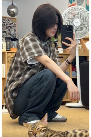 Unisex Relaxed Fit Plaid Short Sleeve Shirt - Casual Long Sleeve Half Sleeve Top for Effortless Style