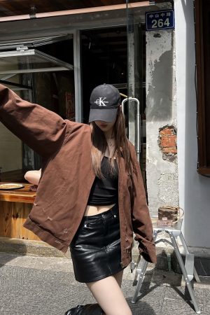 Unisex Ripped Western Style Jacket - Retro American Trendy Loose Short Workwear for Couples