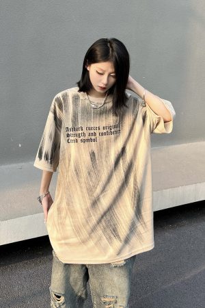 Unisex Street Graffiti Short Sleeve T-Shirt - Trendy Loose Fit Summer Tee for Couples, Urban Style, Niche Design