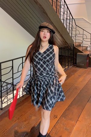 V-Neck Plaid Dress for Women, Sleeveless Summer 2025 Plus Size Short Skirt for Curvy Figures, Trendy Casual Style